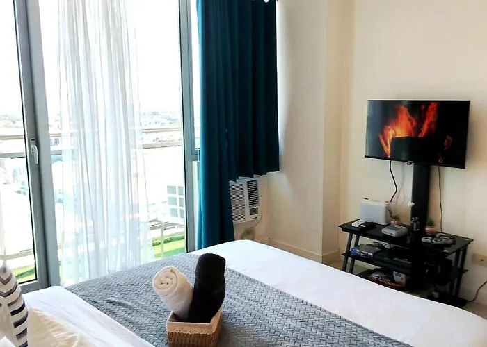 Sunset View 1br With Balcony And Netflix Azure Near Naia Apartment Manila