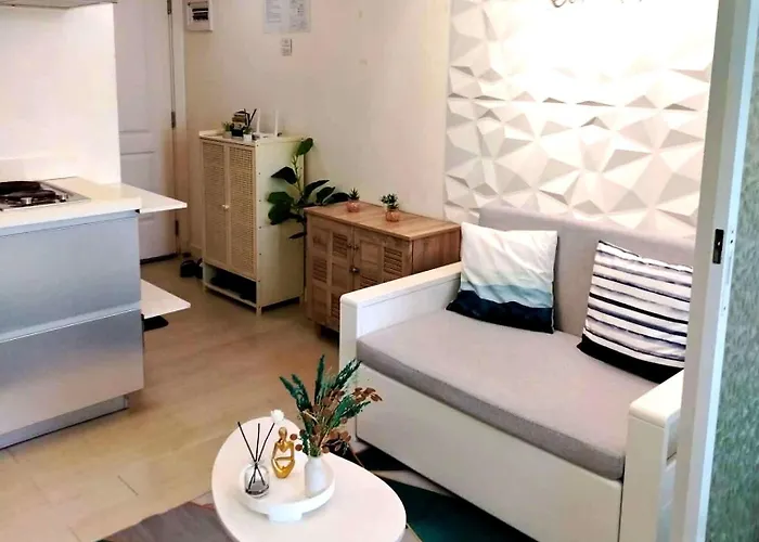 Sunset View 1br With Balcony And Netflix Azure Near Naia Apartment