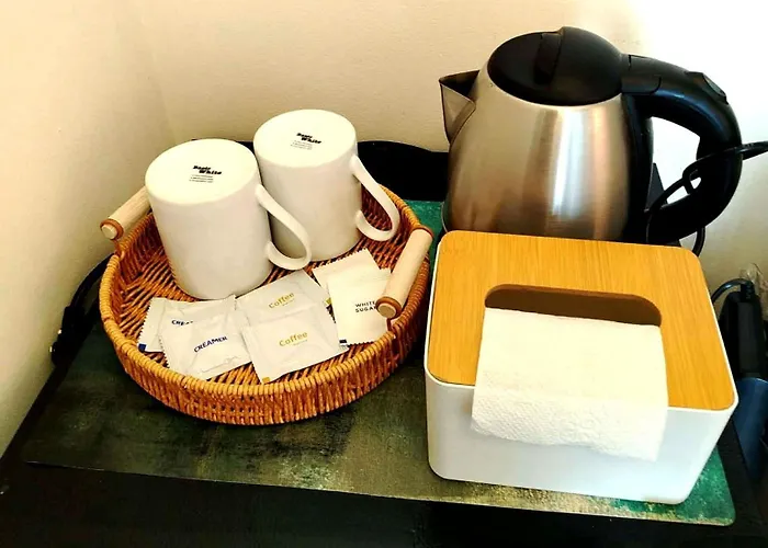 Sunset View 1br With Balcony And Netflix Azure Near Naia Apartment Manila